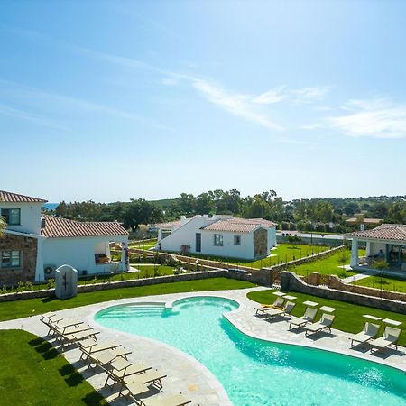 Enaja - Luxury Retreat Aparthotel Будони Екстериор снимка